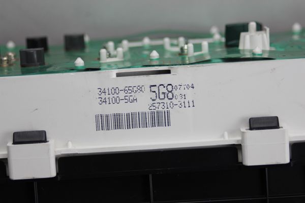 Licznik Zegar Suzuki  Baleno 34100-65G80  Benzyna