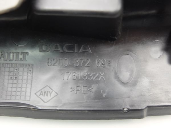 Protector De Los Bajos Del Chasis  Derecho Trasera 8200372692 Duster Dacia