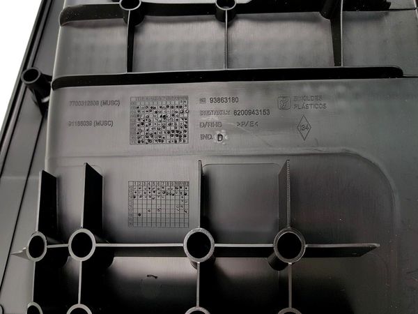 Moldura Del Peldaño Derecho Nueva Original 8200041182 7700312807 Renault Trafic II Vivaro