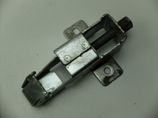 Elevador De La Rueda  Dacia Duster 572210001R