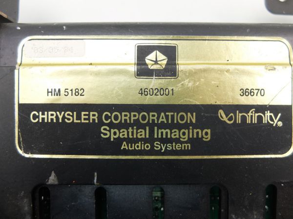 Amplificador De Audio Chrysler Vision 4602001 HM5182 Infinity