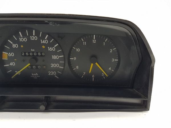 Velocímetro/Instrumentos Y Relojes  Mercedes 190 W201 2015420011 10164