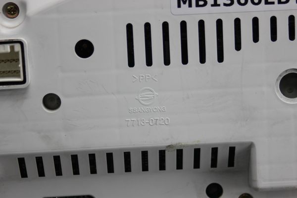 Licznik Zegar  Ssang Yong  Rexton 80220-08B10 Dies