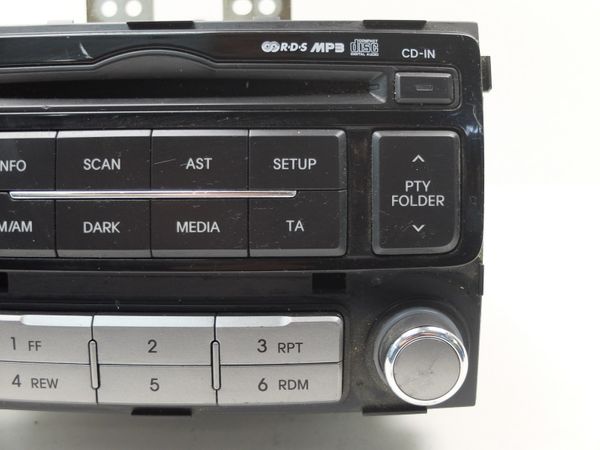Radio Cd Mp3 Hyundai I20 96121-1J250 AM101CNEE 1301