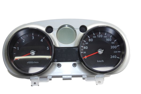 Licznik Zegar Obrotomierz  Nissan Qashqai JD15A